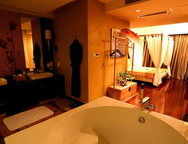 武汉青山养生会所的黄昏恋：当爱情遇上八十岁